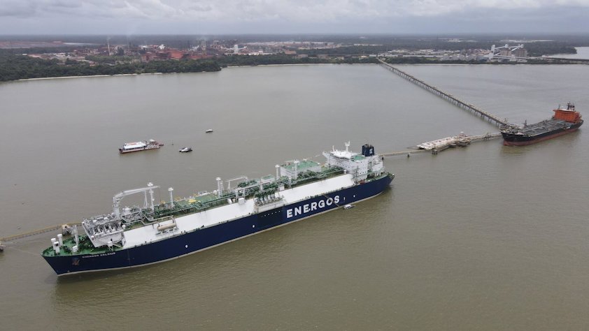 The floating storage and regasification unit (FSRU) Energos Celsius is located at the LNG terminal in Barcarena, Brazil. It supplies natural gas to both the state of Pará and the Alunorte alumina refinery.
